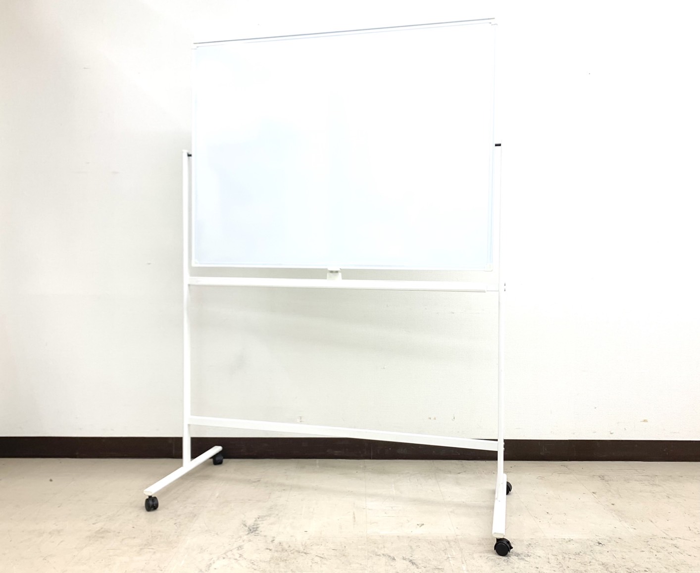 【あと1台】◆オフィス必須いつものホワイトボード※両面タイプマグネット使用もちろんOK◆ノンブランド品【RP】
                        その他シリーズ
                                    中古
            