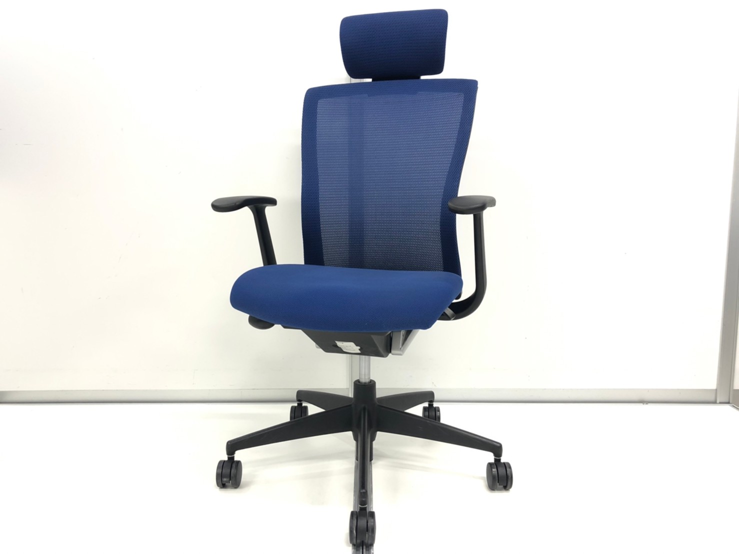 【ヘッドレスト付きですよ！！】コクヨ製/フォスターエトス/ブルー/固定肘
                        フォスターエトス
                                    中古
            