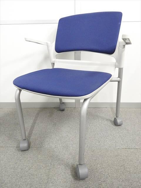 【人気のキャスター付！】■ウチダ　スタッキングチェア　ブルー　■リラックスできる肘付タイプ！
                        MF-180シリーズ
                                    中古
            