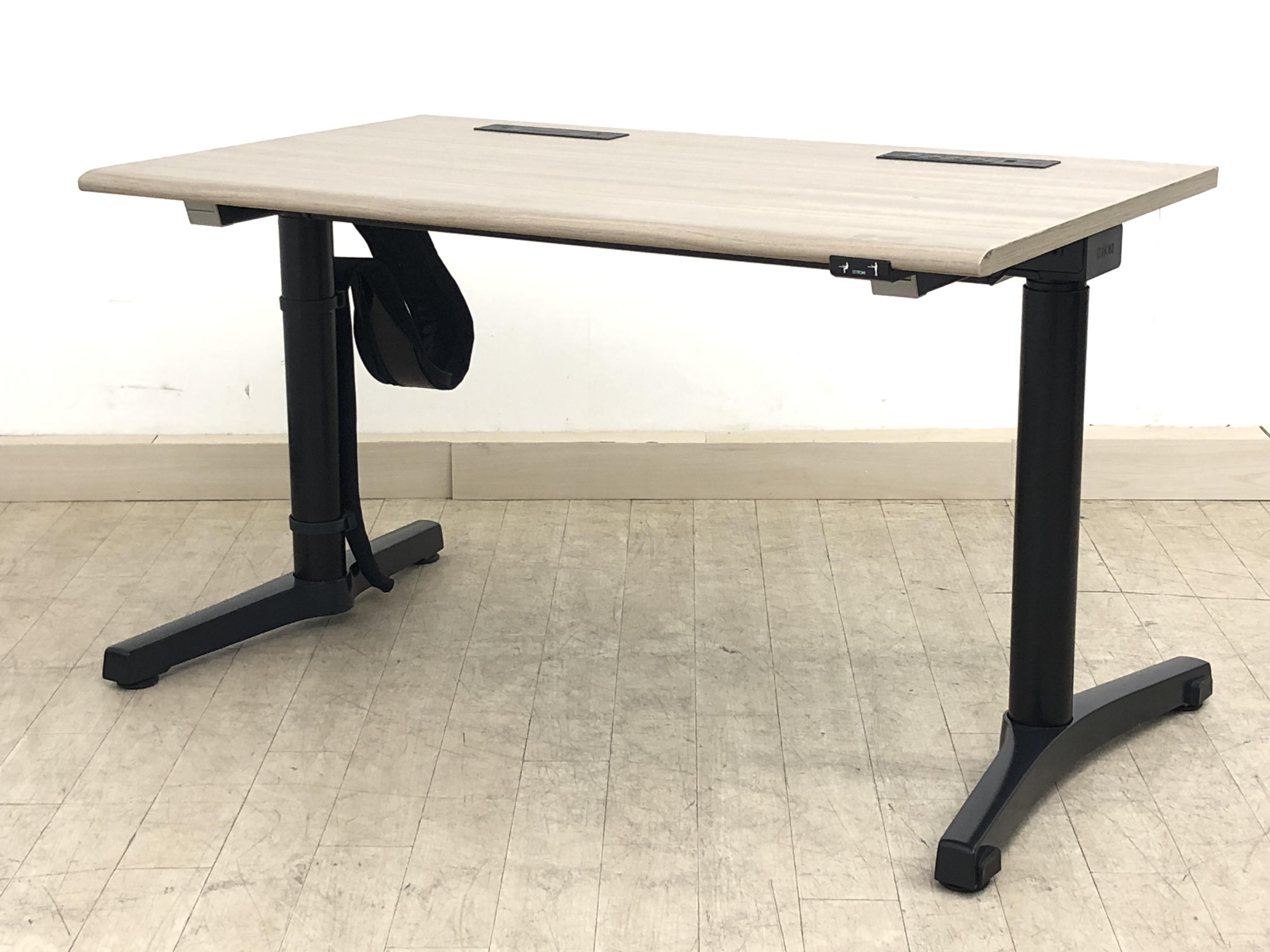 【姿勢を変えて生産性向上！健康増進をサポート！】■イトーキ製　電動上下昇降テーブル　トイロシリーズ　W1150×D675×H650～1250mm　ナチュラル
                        その他シリーズ
                                    中古
            