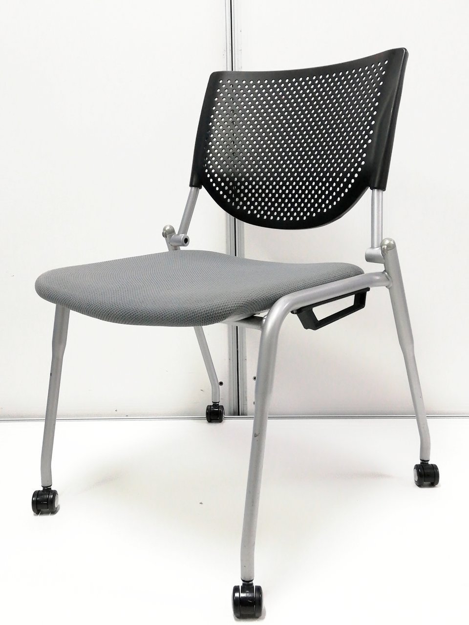 【会議、研修、ミーティング用に！】
■オカムラ/プロスタック
                        プロスタック
                                    中古
            