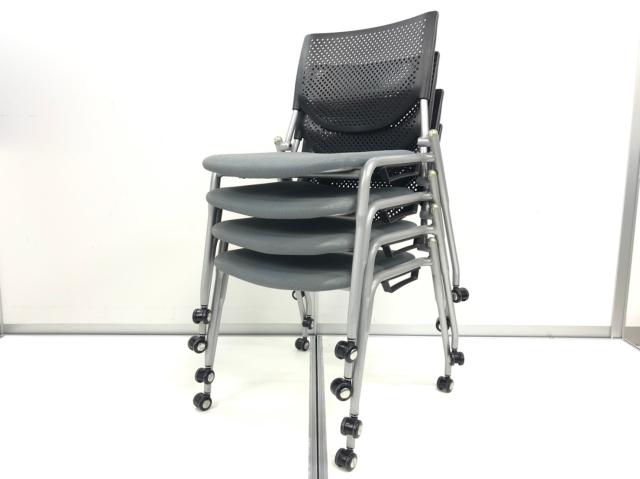 スタッキングチェア4脚セット　オカムラ　プロスタック　グレー　積み重ねて収納　特別価格　入替
                        プロスタック
                                    中古
            