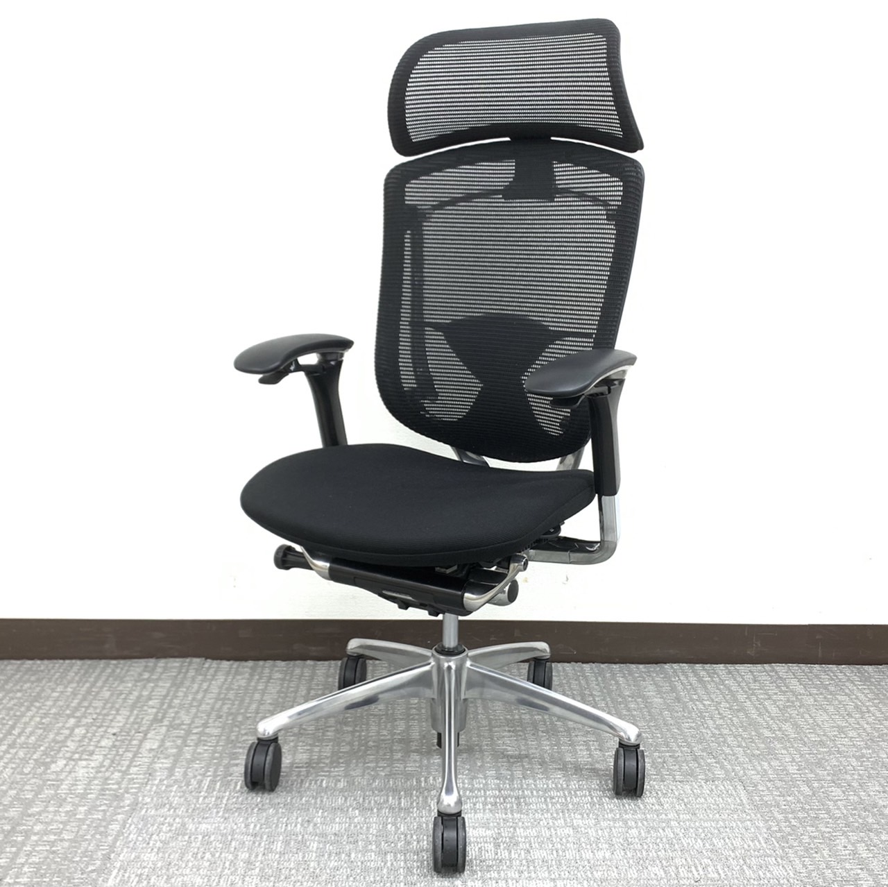 【2014年製】Aランク品年式新しめ！キングオブチェアコンテッサ（Contessa）ポリッシュフレーム＆ヘッドレスト付仕様◆オカムラ製【RP】
                        コンテッサ
                                    中古
            