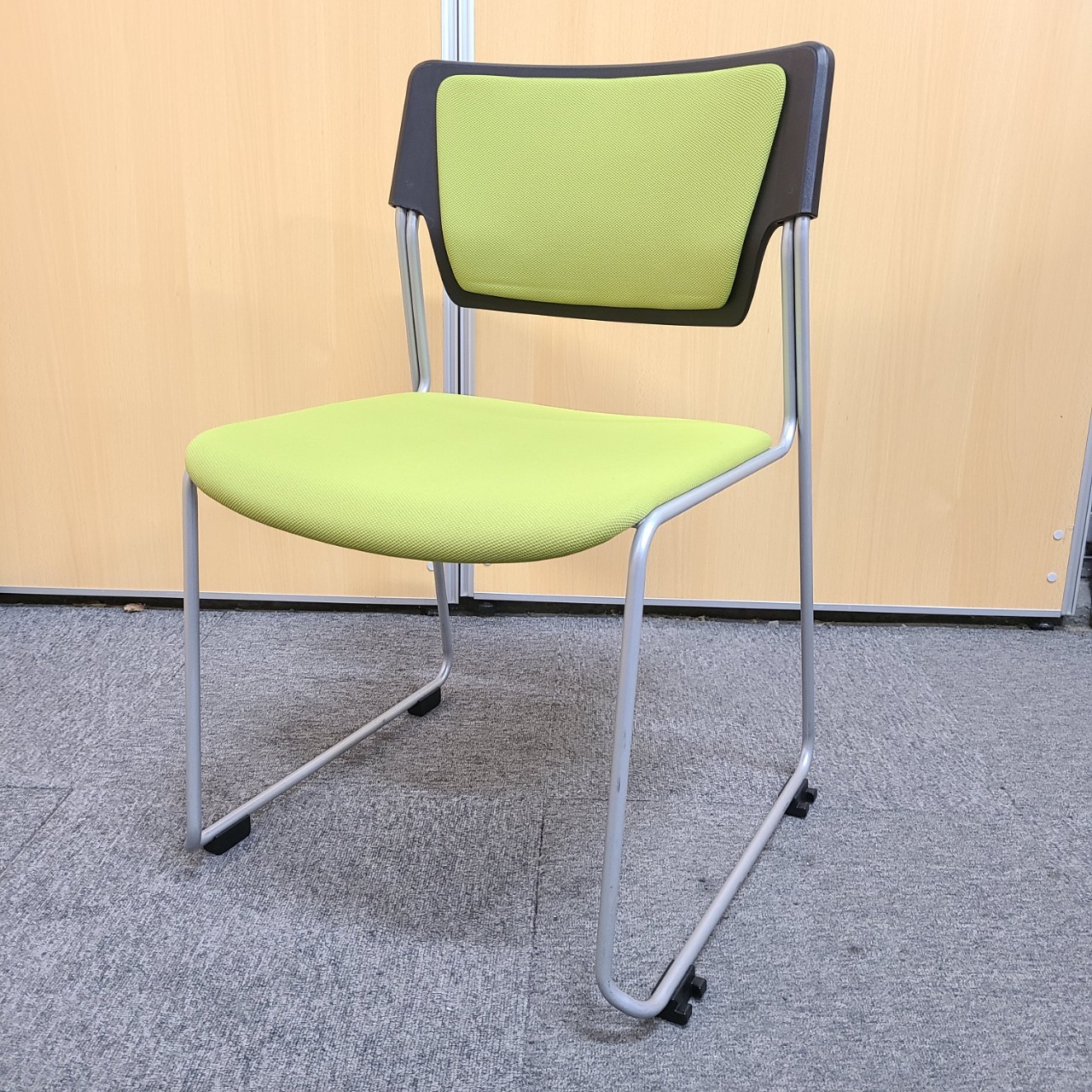 イトーキ製　エレック　ライトグリーン　スタックチェア　ミーティングチェア
                        エレック
                                    中古
            