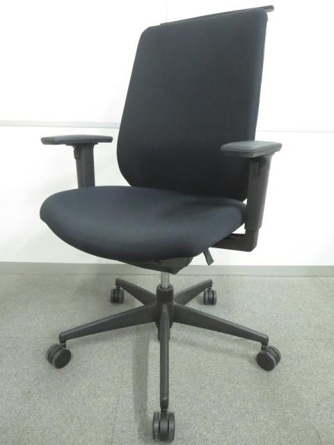 【身体の動きにしなやかにフィット！】■コクヨ製　ベルガーチェア　可動肘付　ブラック　ハンガー付　■高機能で快適！座れば納得のワーキングチェア！
                        ベルガー
                                    中古
            