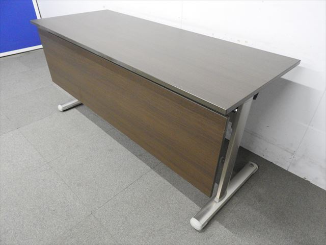 【上質な木目デザイン！】■コクヨ製　サイドスタックテーブル　W1500×D600mm　幕板パネル付　ブラウン　コンセント付
                        KT-700 シリーズ
                                    中古
            