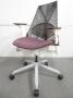 【上質で美しいデザイン！】■HermanMiller(ハーマンミラー)　SAYL Chair(セイルチェア)　パープル 　可動肘付【おつとめ品】