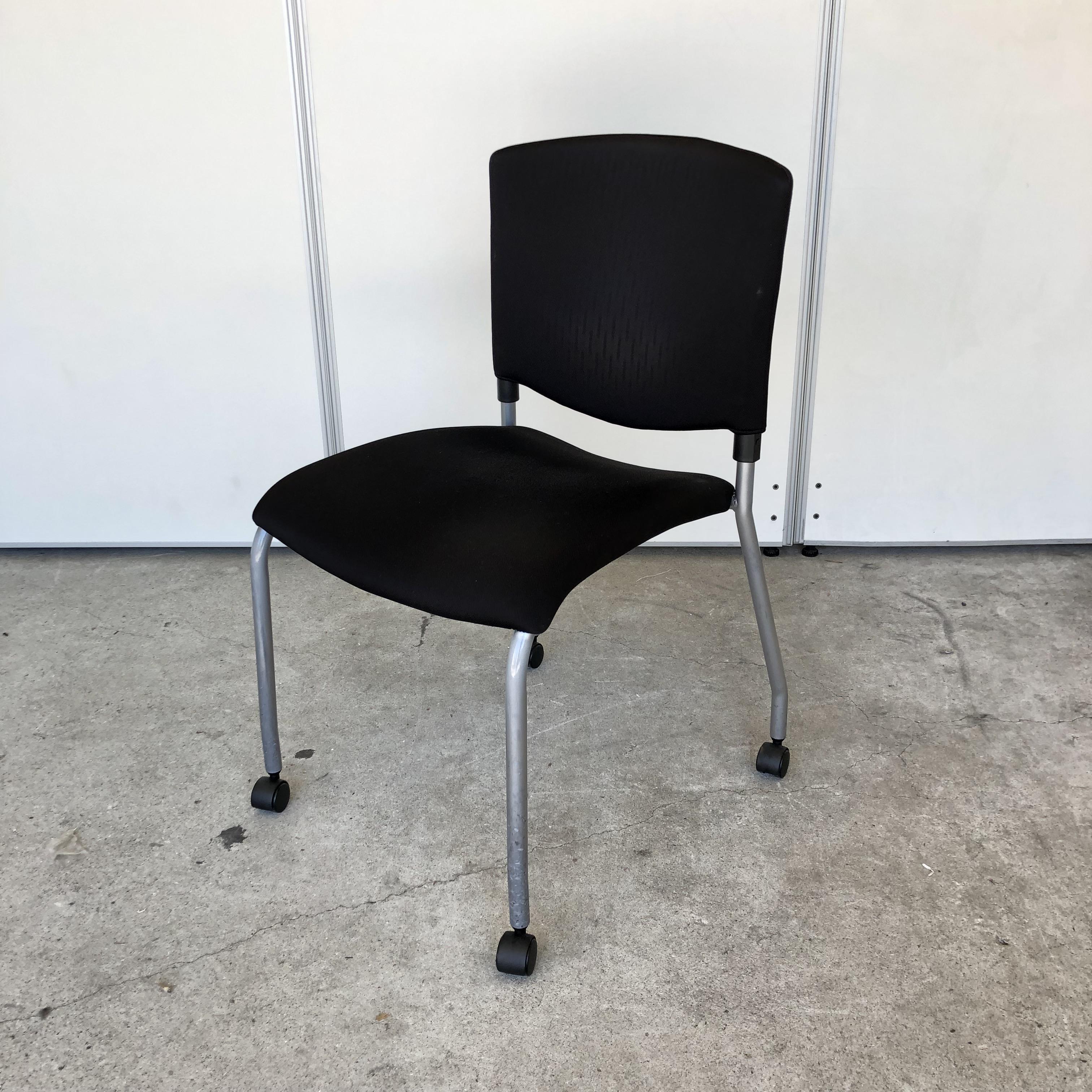 【4脚限定】ブラックのスタッキングチェア！コスパ〇です！【関西在庫数ナンバーワン・尼崎店】
                        その他シリーズ
                                    中古
            