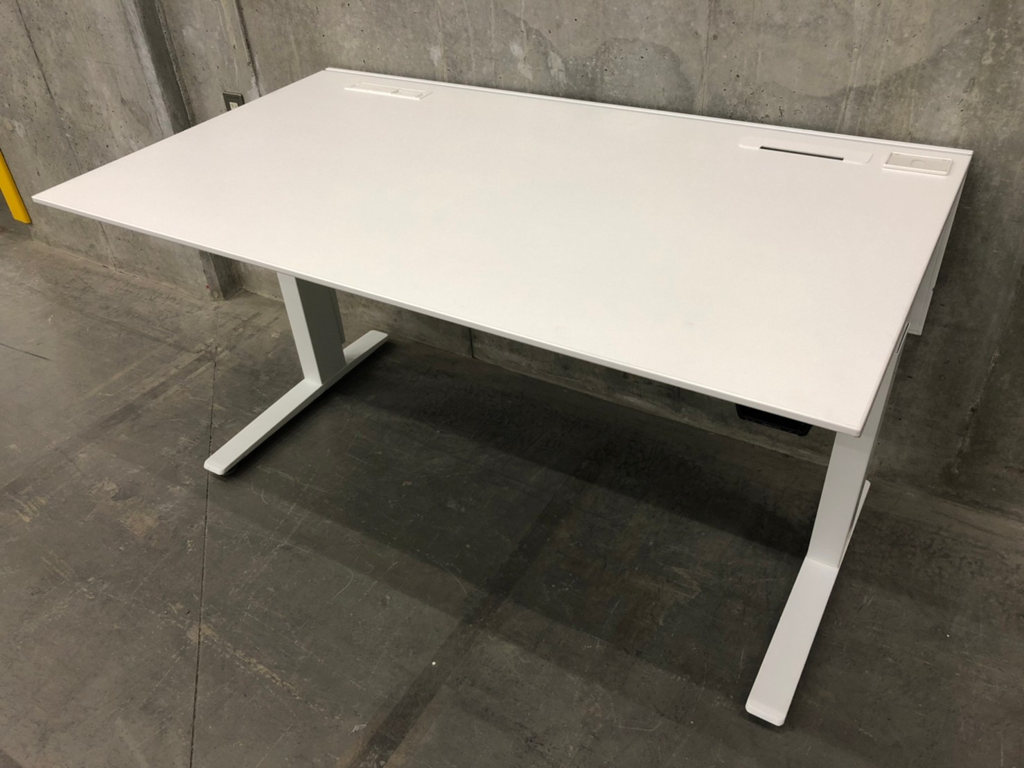 オカムラ　上下昇降デスク【先行予約品】【関東倉庫在庫】弊社使用欄【A00817691】
                        Swift
                                    中古
            