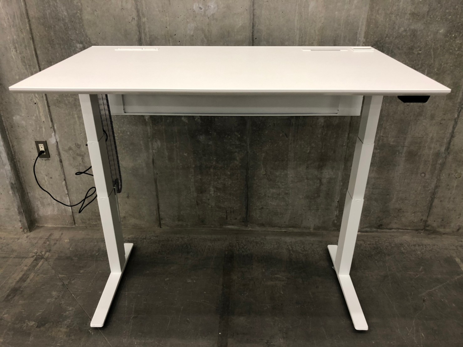 【先行予約品】【関東倉庫在庫】
トレンドは立ってお仕事！
■弊社使用欄【A00836056】
                        Swift
                                    中古
            