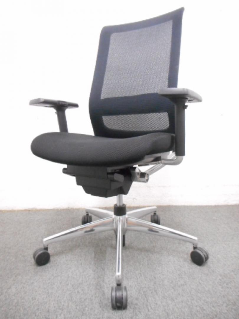 【KS】【空気圧の流れで腰を快適にサポート！】■コクヨ製　エアフォートチェア　肘付　ブラック　■ワンランク上の上質な座り心地を実現！
                        エアフォート
                                    中古
            