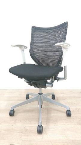 【定価約16万円】レアカラーブラック＆ホワイトバロン（Baron）チェア※ローバック可動肘かけ仕様◆オカムラ製
                        バロンチェア
                                    中古
            