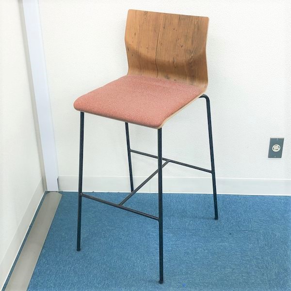 オカムラ　アルトピアッツァ　ハイチェア　座パッド付
                        Alt Piazza
                                    中古
            