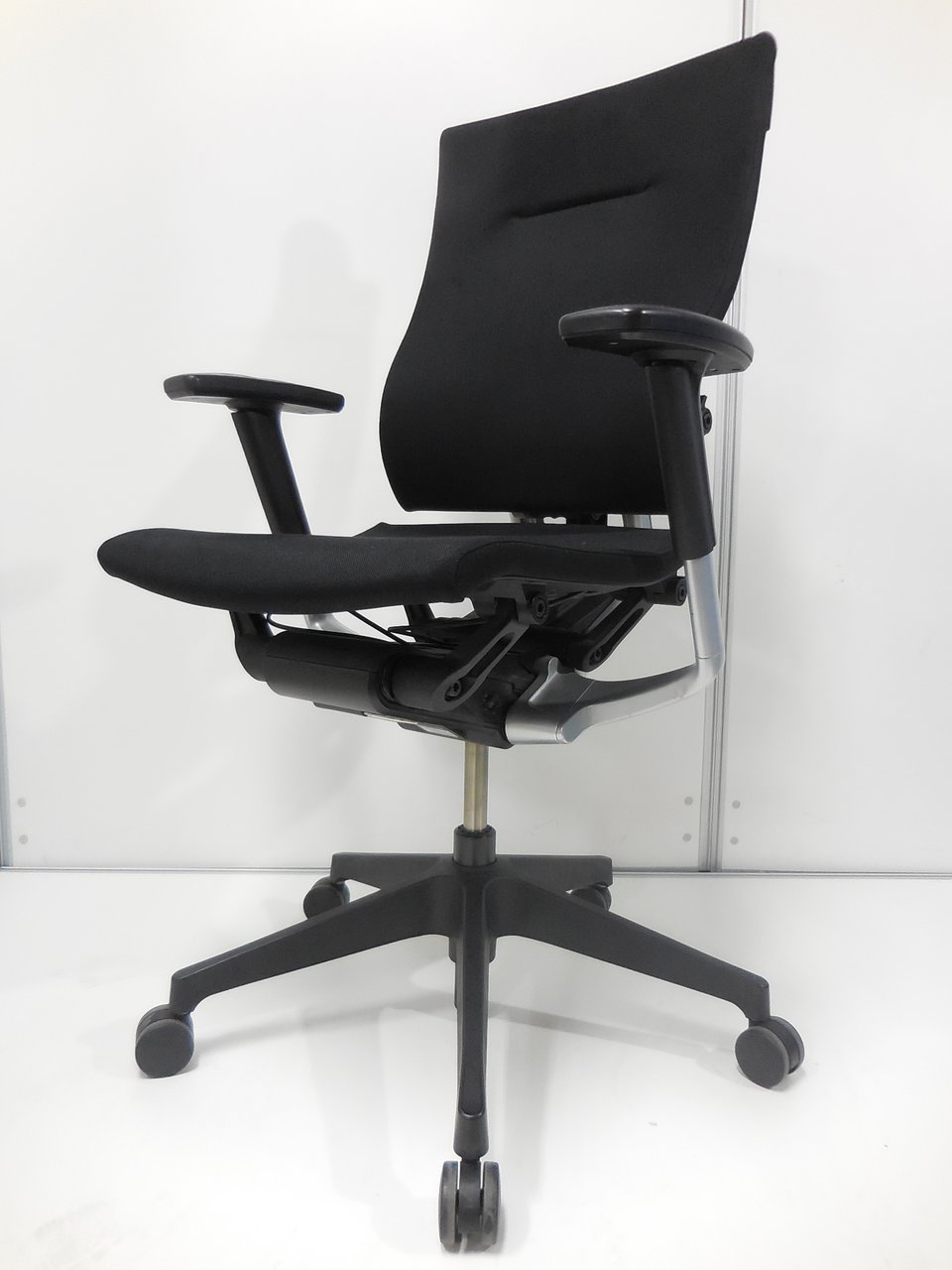 中古】スピーナチェア イトーキ/ITOKI 肘付ハイバックチェア 353387