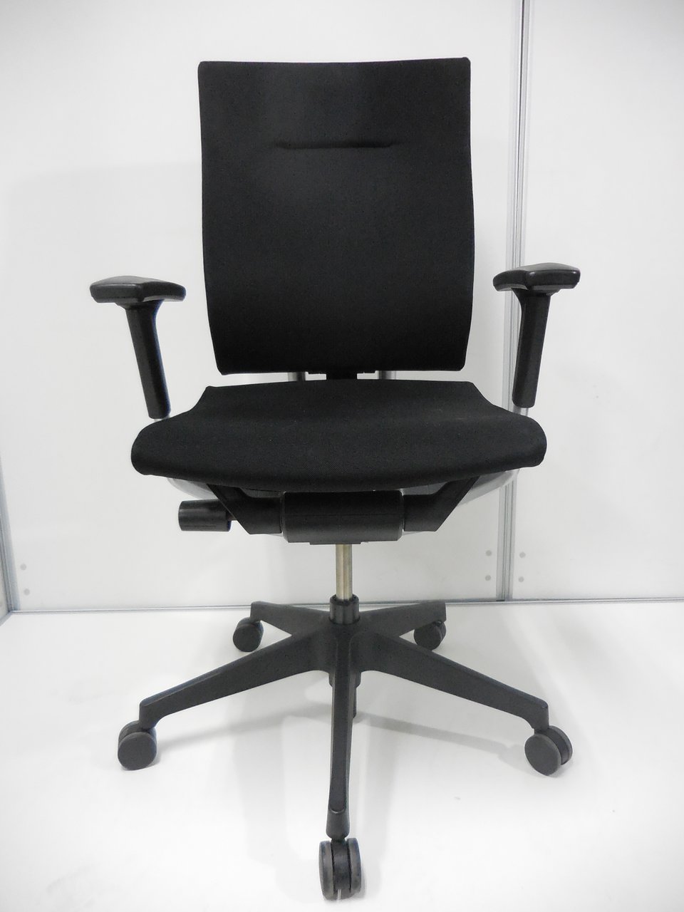 中古】スピーナチェア イトーキ/ITOKI 肘付ハイバックチェア 353387