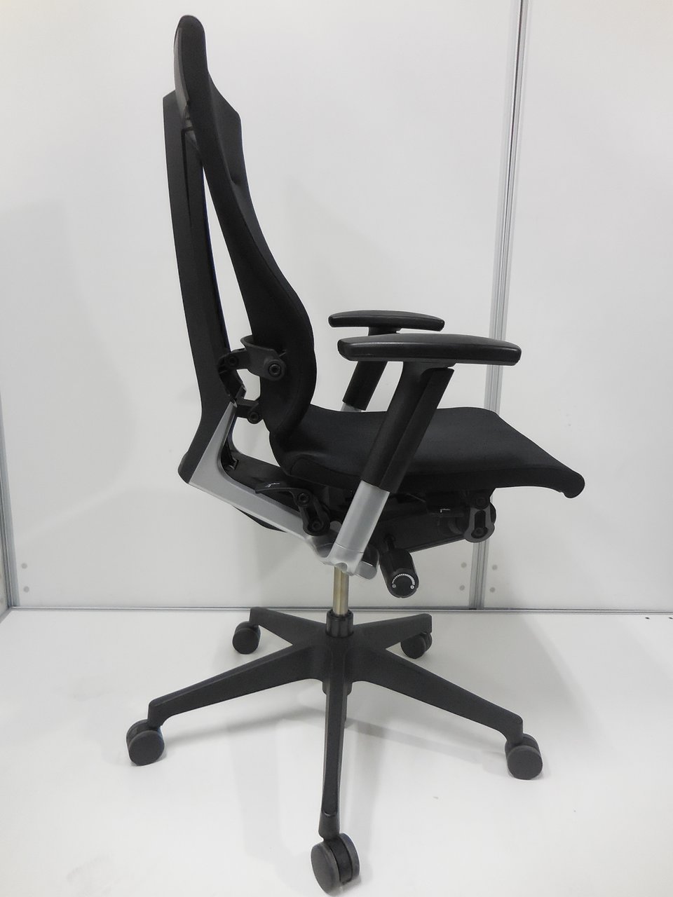 中古】スピーナチェア イトーキ/ITOKI 肘付ハイバックチェア 353387