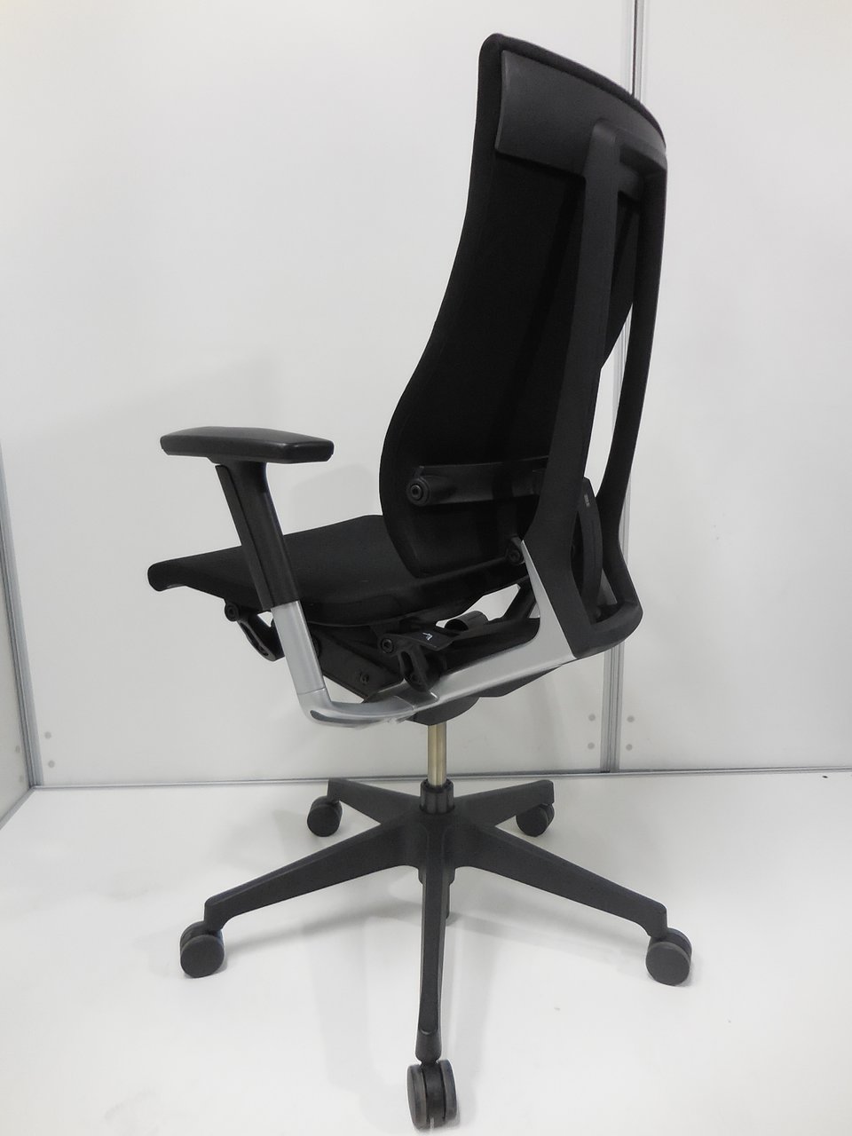 中古】スピーナチェア イトーキ/ITOKI 肘付ハイバックチェア 353387