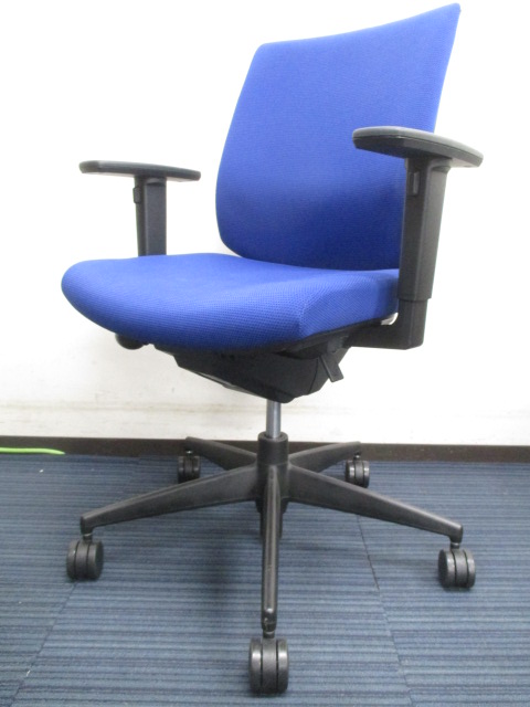 ■コクヨ製　■ウィザード2チェア　■状態良好品　■可動肘　■ローバック　■ローコストながらカッコイイチェア！【中央区】【中古オフィス家具】【おつとめ品】
                        ウィザード2
                                    中古
            