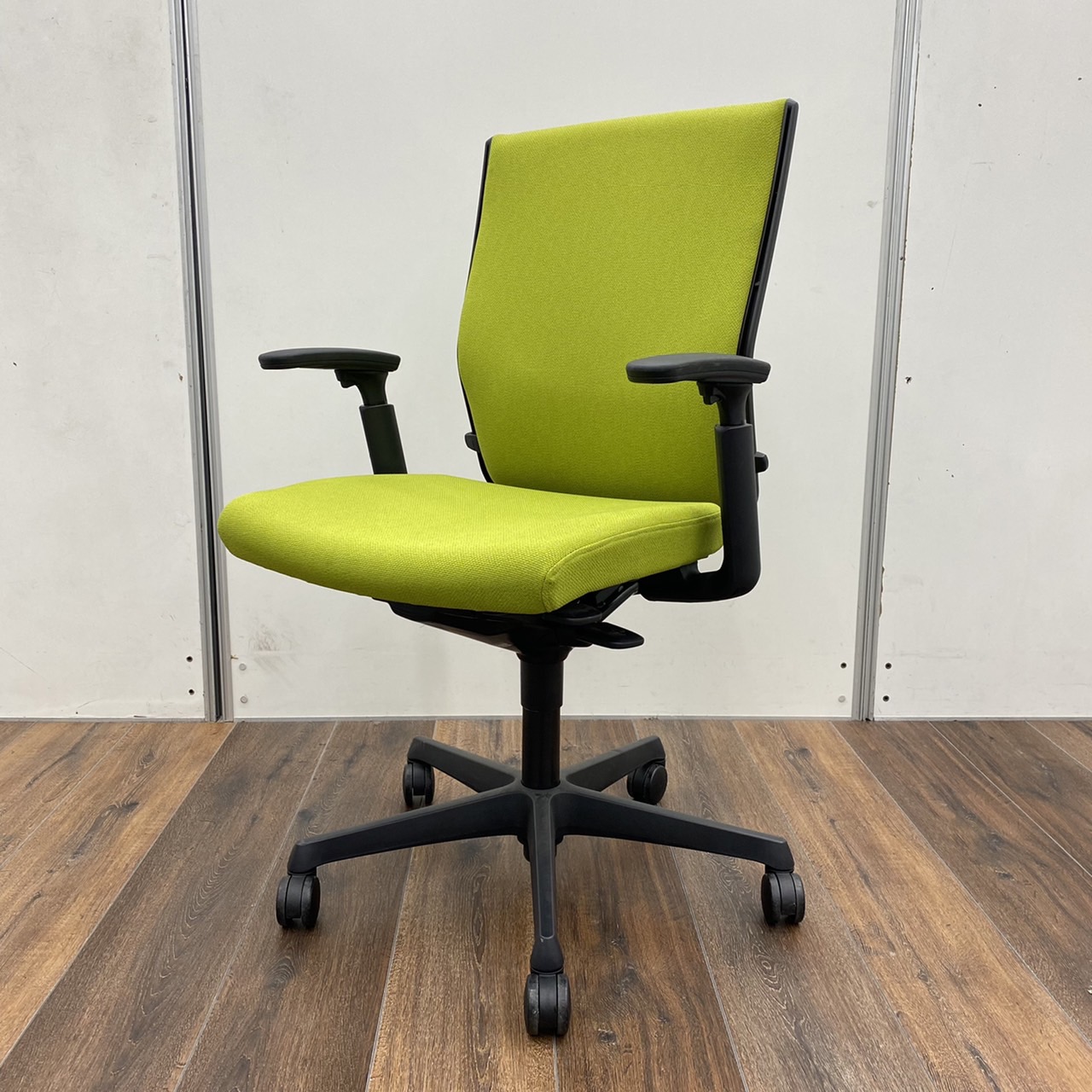 中古】エスクード オカムラ/okamura 肘付ハイバックチェア