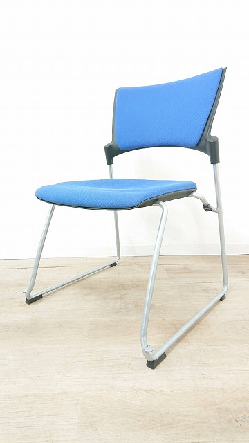 【国内メーカー人気商品】【ブルーカラーのスタッキングチェアの入荷です】イトーキ/マノス
                        マノスチェア
                                    中古
            