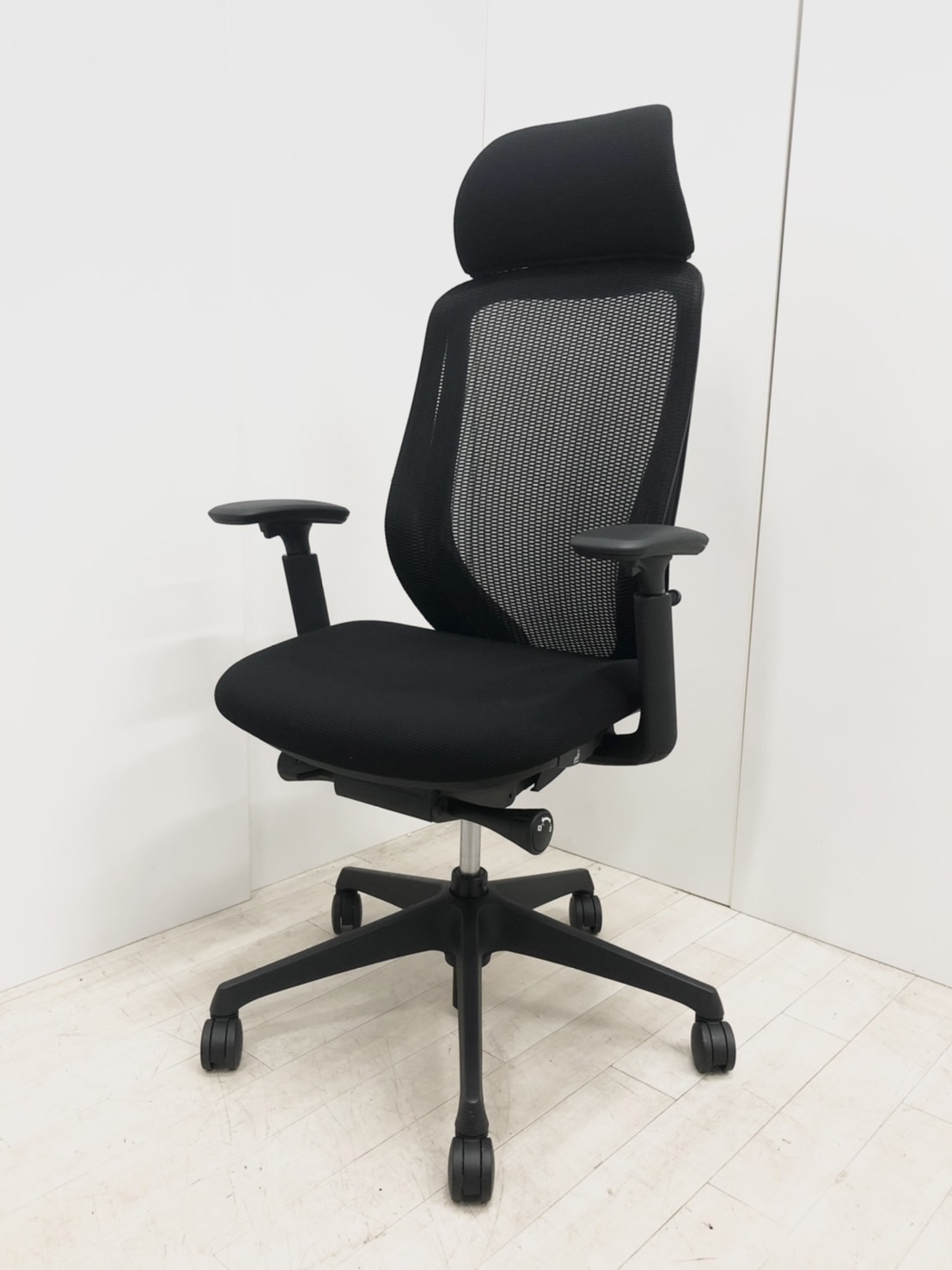 【新品ヘッドレスト】オカムラ/シルフィー/前傾機能付き/ブラック
                        シルフィメッシュ
                                    中古
            