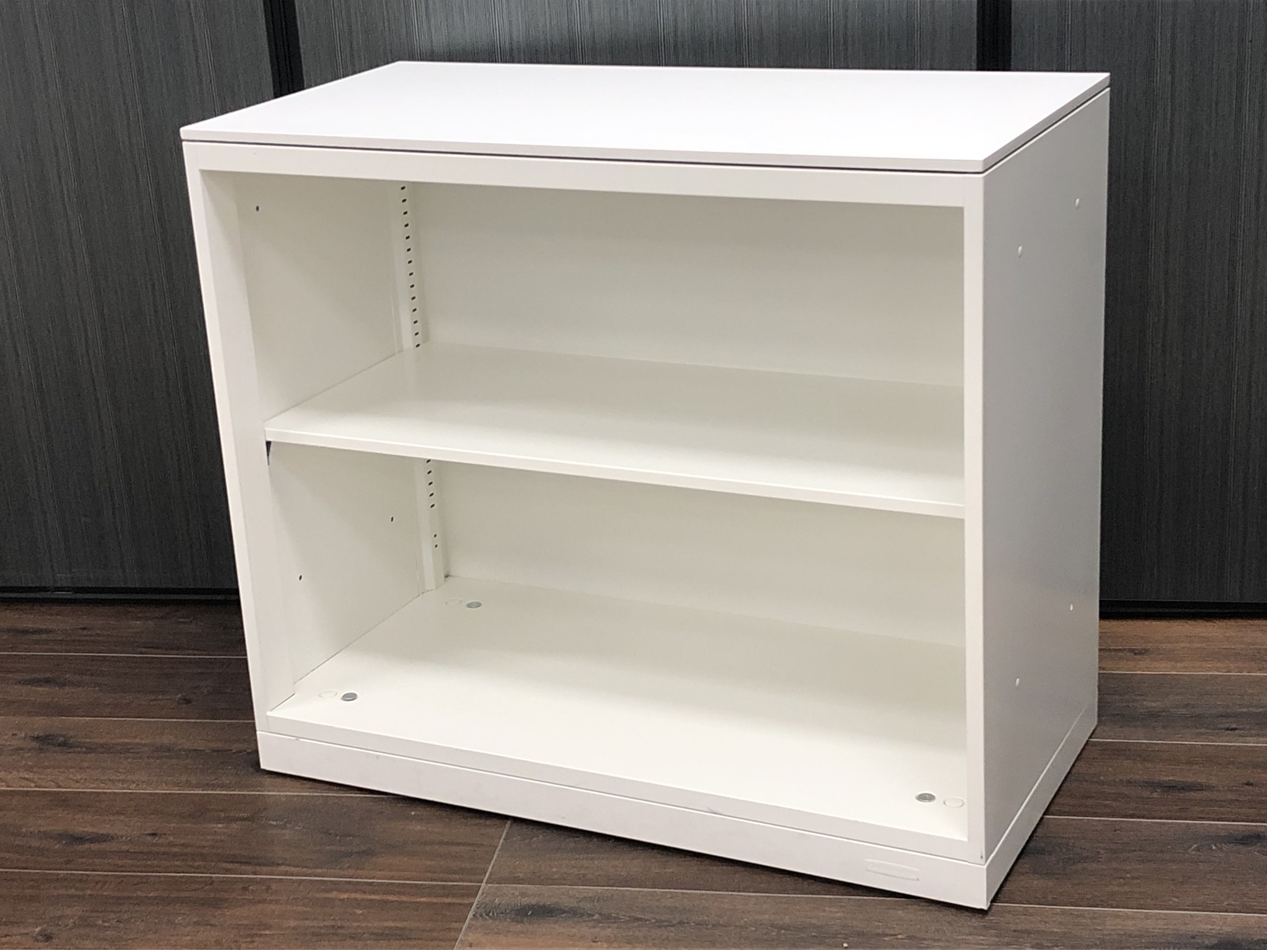 【丁度良いサイズ！】高さ760mm程度のローキャビネット！
                        レクトライン
                                    中古
            