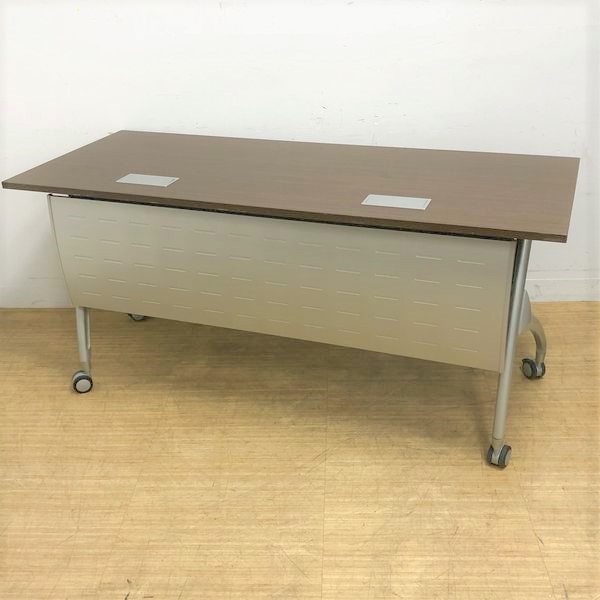 【在庫入替価格】【残り1点】折りたたみテーブル　イトーキ　リリッシュ　配線キャップ付き！
                        リリッシュ
                                    中古
            