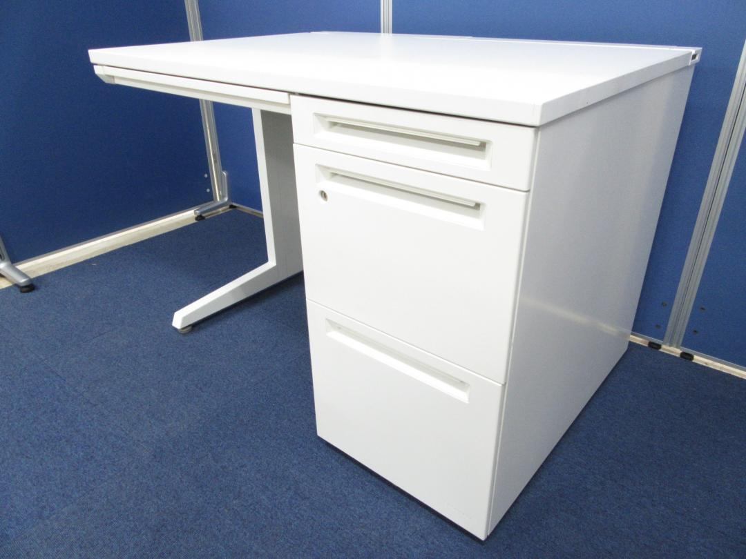 【KS】【いまホワイトが人気です！！】■オカムラ製　片袖デスク　W1000mm　■高品質で使いやすい！アドバンスシリーズ！.
                        アドバンス
                                    中古
            