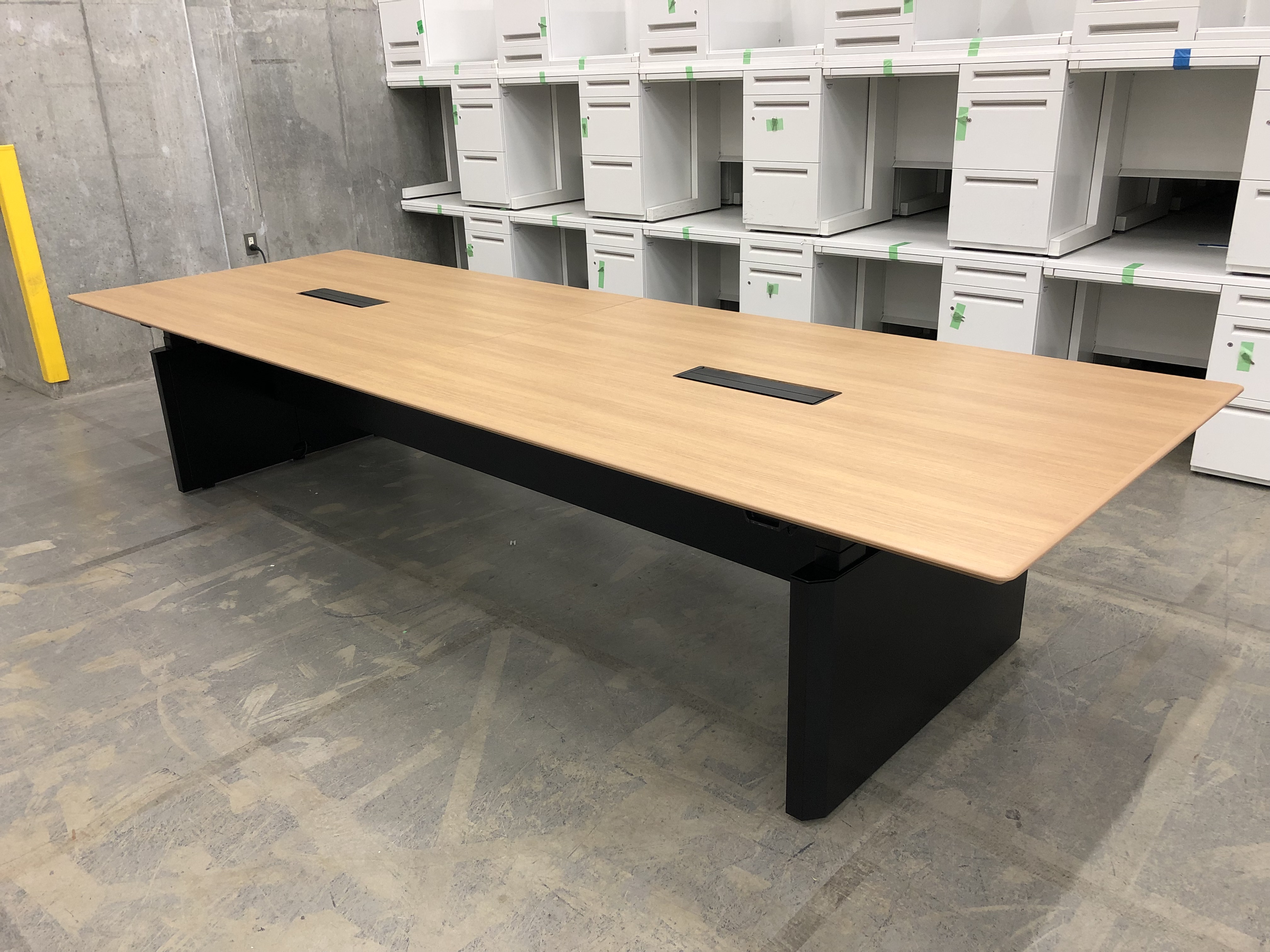 【関東倉庫在庫】なんと定価100万越え！？オカムラ製・スイフトシリーズ(ワイドタイプA)が入荷しました！昇降テーブルですので、お好みの高さに調節が可能です！弊社使用欄【】
                        Swift
                                    中古
            