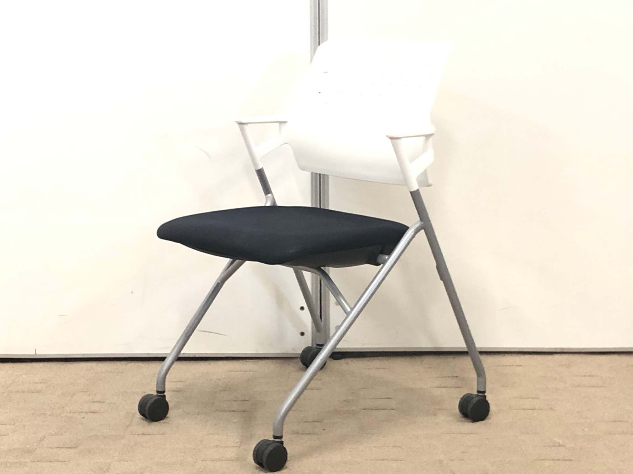 中古】ピエガ コクヨ/KOKUYO ネスティングチェア 354563 - 中古