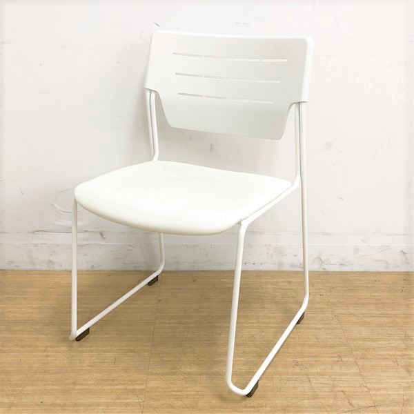 【軽快、かつ清潔感のあるデザイン！】　
■イトーキ/エレック/ビニールレザー/ホワイト
                        エレック
                                    中古
            