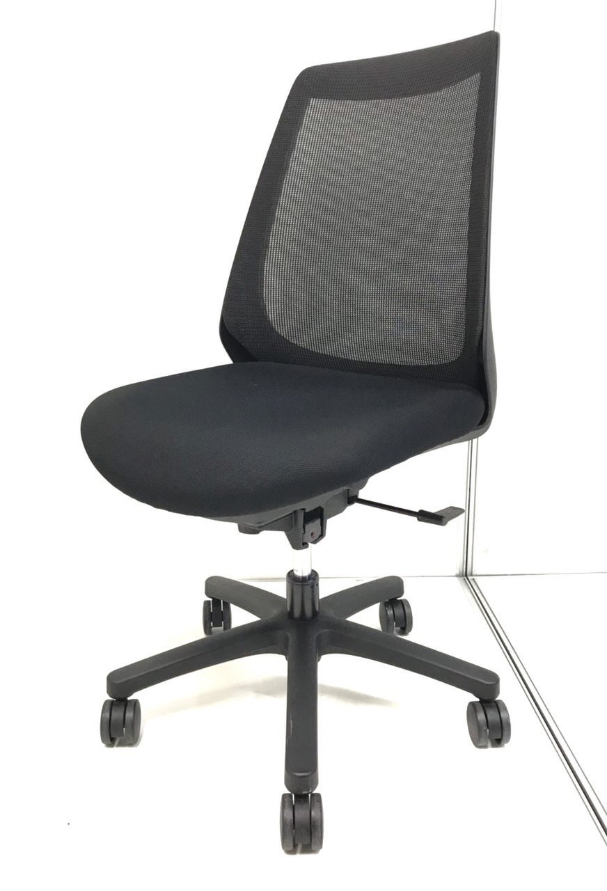 【コンパクト且つローコストチェア入荷！】トーキ（ITOKI）ノナ（nona）チェア　色：ブラック色／肘無し／定番／大人気！
                        ノナ
                                    中古
            