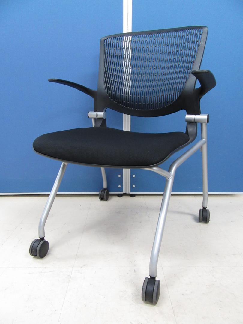 [1番人気のブラックが入荷!!]岡村製作所製 グラータチェア(Grata) ブラックシェル■デザイン性・座り心地ともに人気の即売れチェアです!![ネスタブル]
                        グラータチェア
                                    中古
            