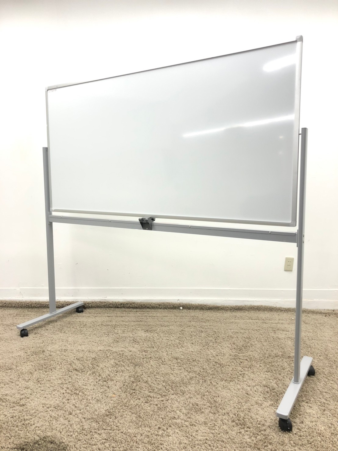 【中古品で希少なホーロー製！】コクヨ製　脚付両面ホワイトボード　W1800mm　
                        BB-R900
                                    中古
            