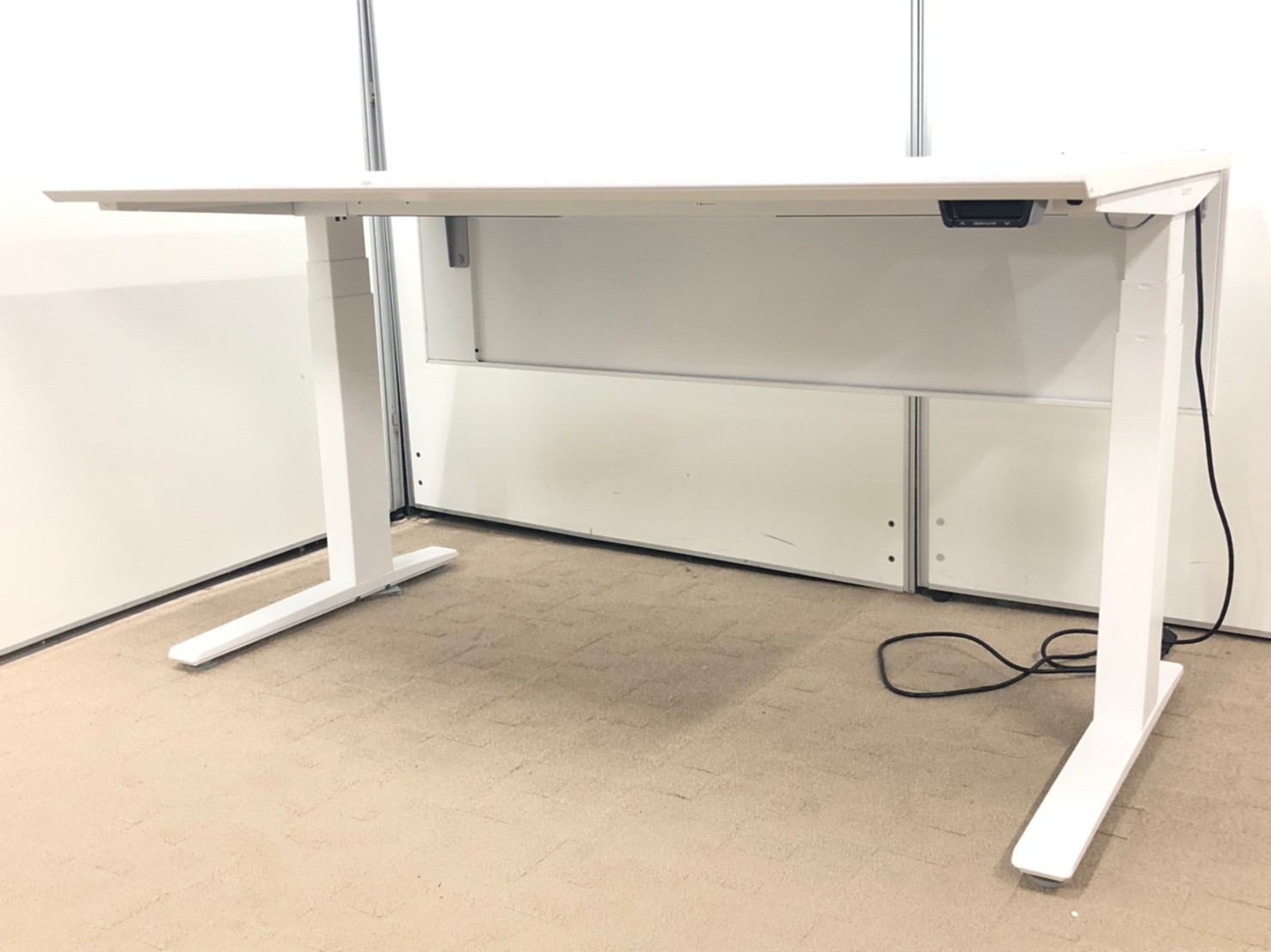 【2台入荷！】上下昇降デスクの定番　オカムラ　スイフト　
                        Swift
                                    中古
            