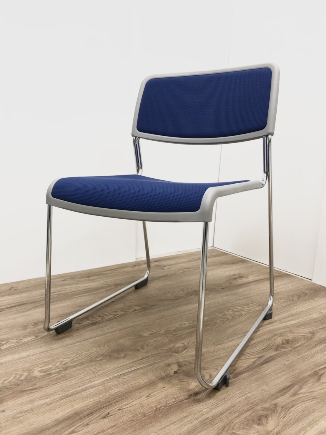 【まとめて揃います！】コクヨ/ミーティングチェア/ブルー/キャスター無し
                        その他シリーズ
                                    中古
            