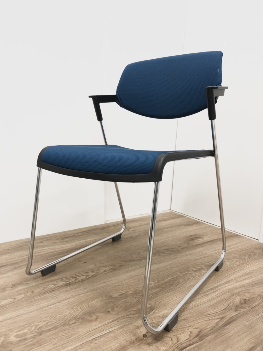 【まとめて揃います！】コクヨ/ミーティングチェア/ブルー
                        その他シリーズ
                                    中古
            