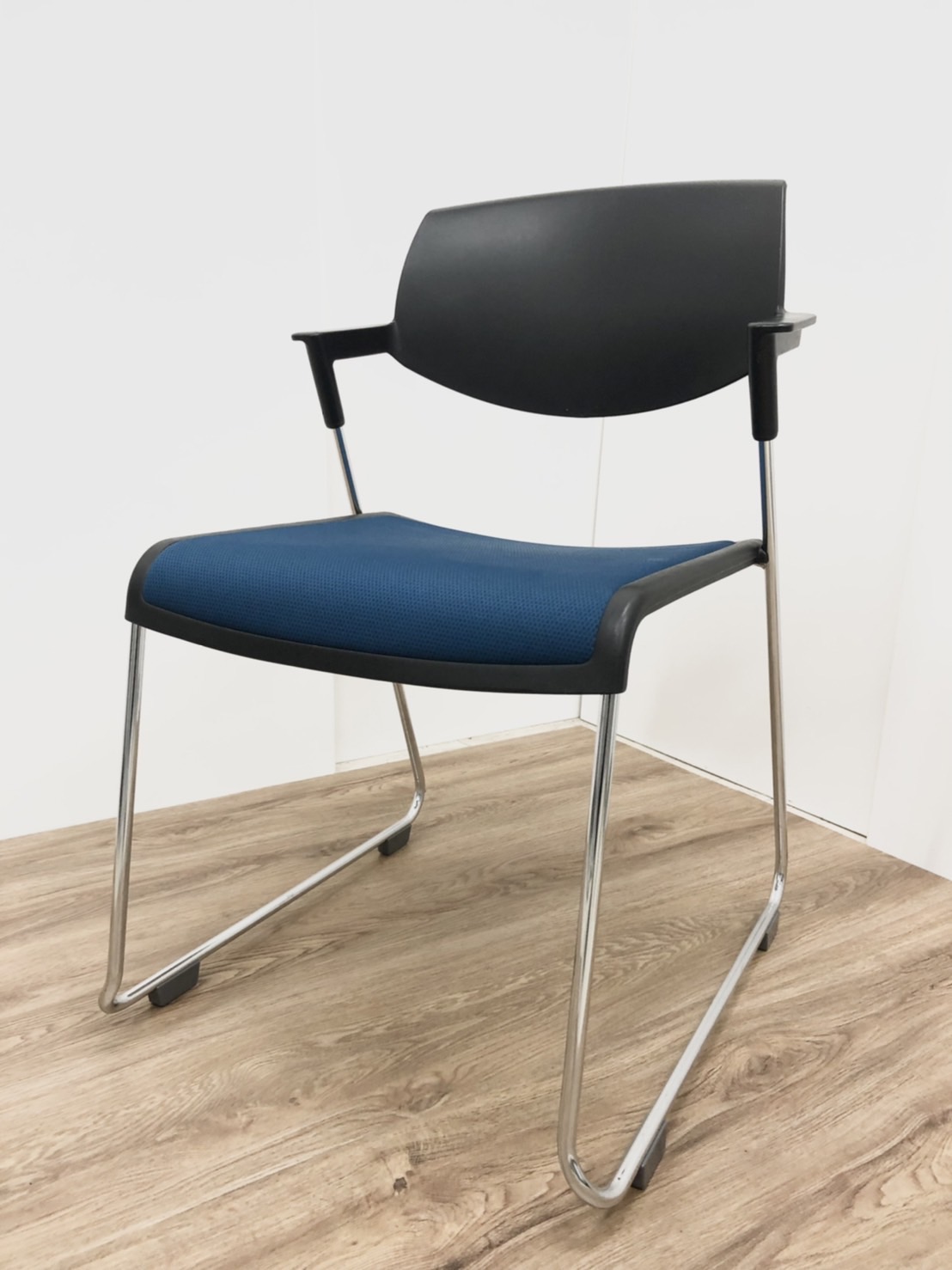 【まとめて揃います！】コクヨ/ミーティングチェア/ブルー
                        その他シリーズ
                                    中古
            