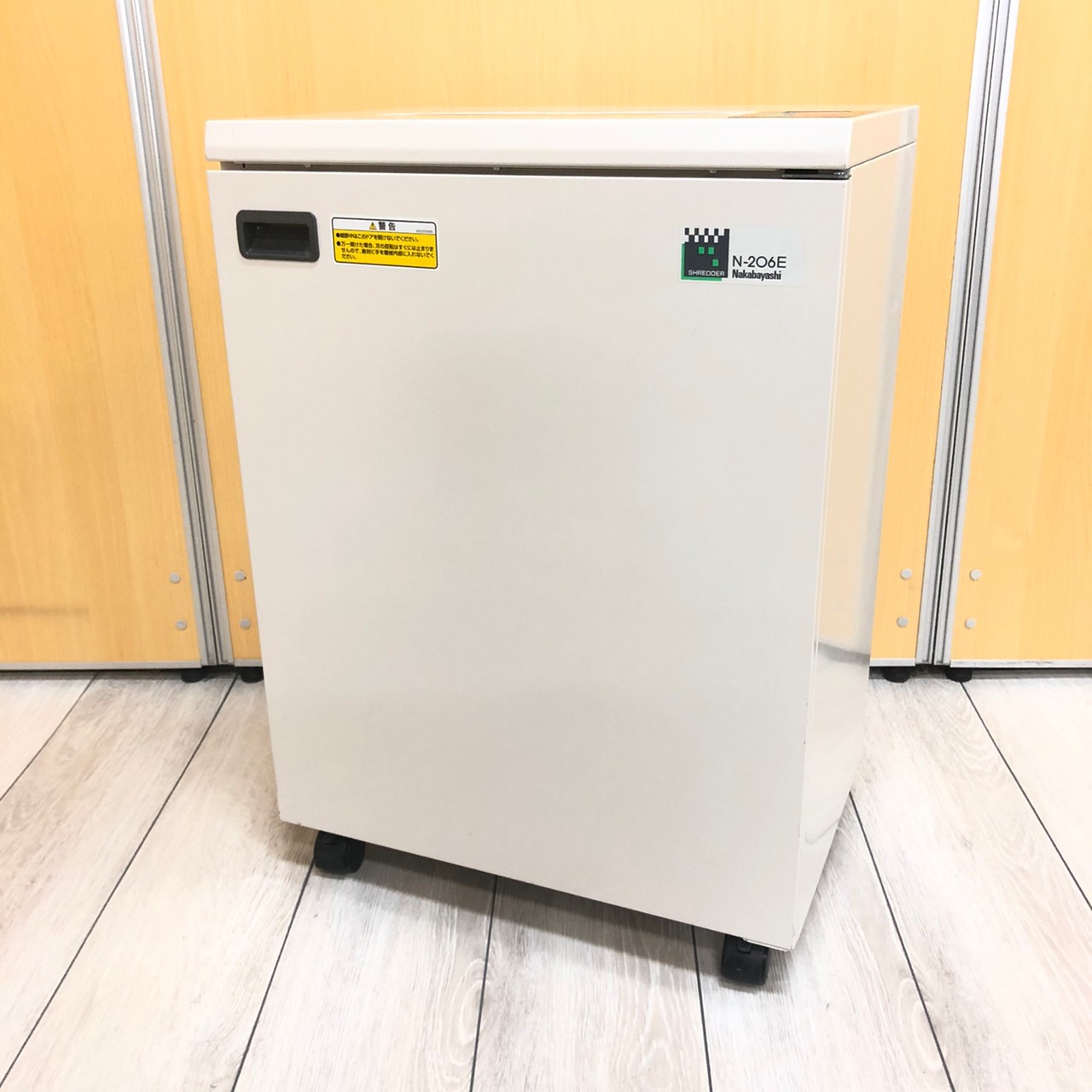 【1台限定】コンパクトな業務用シュレッダー最大裁断枚数約20/18枚! オフィス 家具 中古 希少
                        その他シリーズ
                                    中古
            