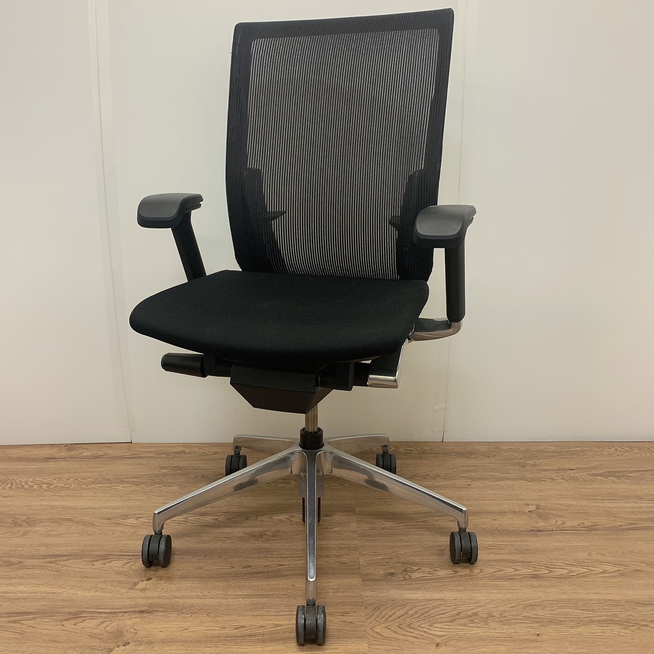 中古】ヴェントチェア KE-867JA-Z9T1T5 イトーキ/ITOKI 肘付ハイバック 