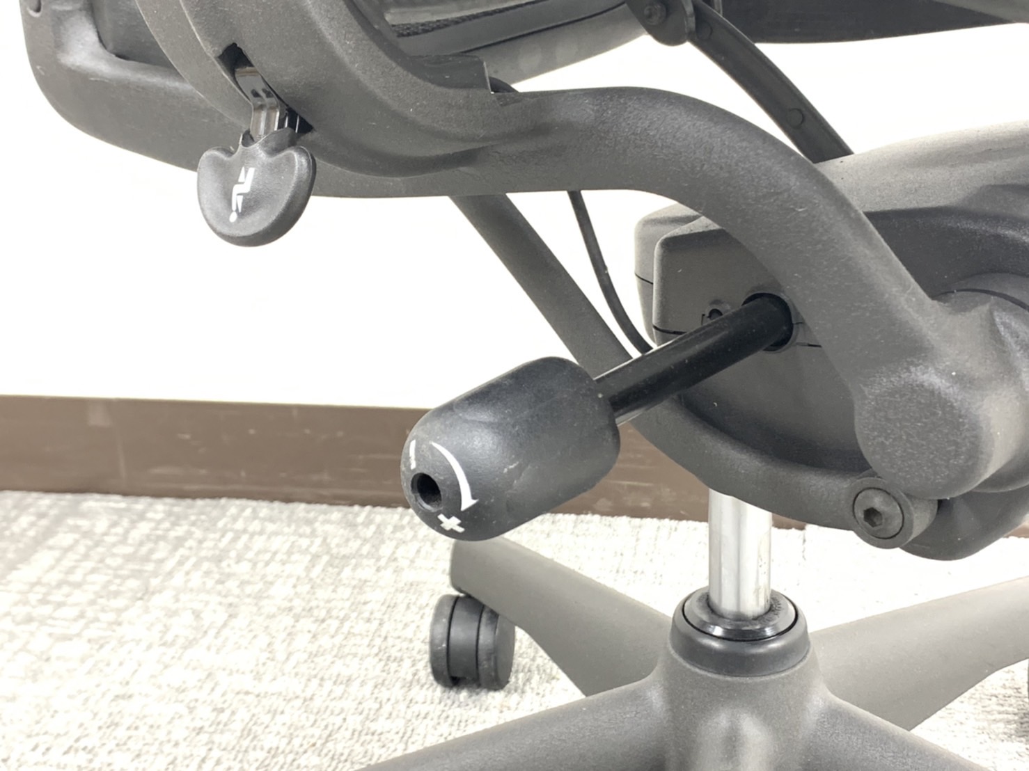 中古】アーロンチェア Herman Miller/ハーマンミラー 肘付ハイバック