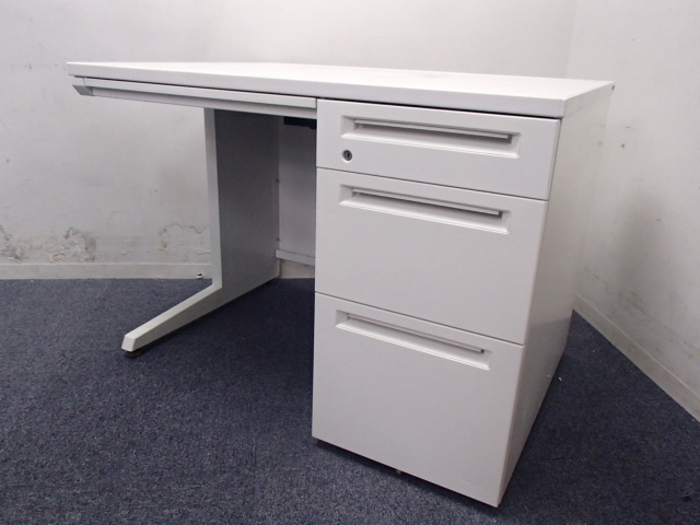 オカムラ製｜片袖机｜オフィスを明るくしてくれます！
                        アドバンス
                                    中古
            