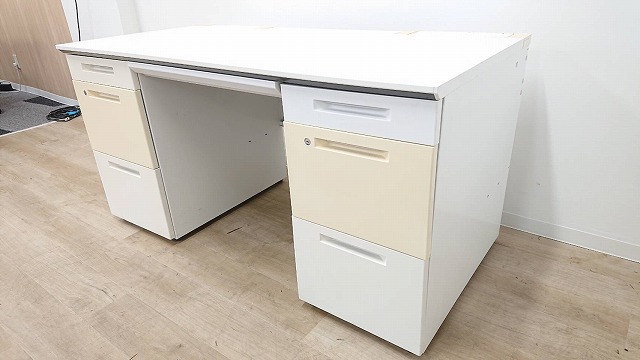 【訳あり日焼けあり商品】【広々使えてたっぷり収納！】　高品質！アイエスシリーズ　ホワイト■コクヨ製　両袖デスク　W1400ｍｍ
                        iSシリーズ
                                    中古
            