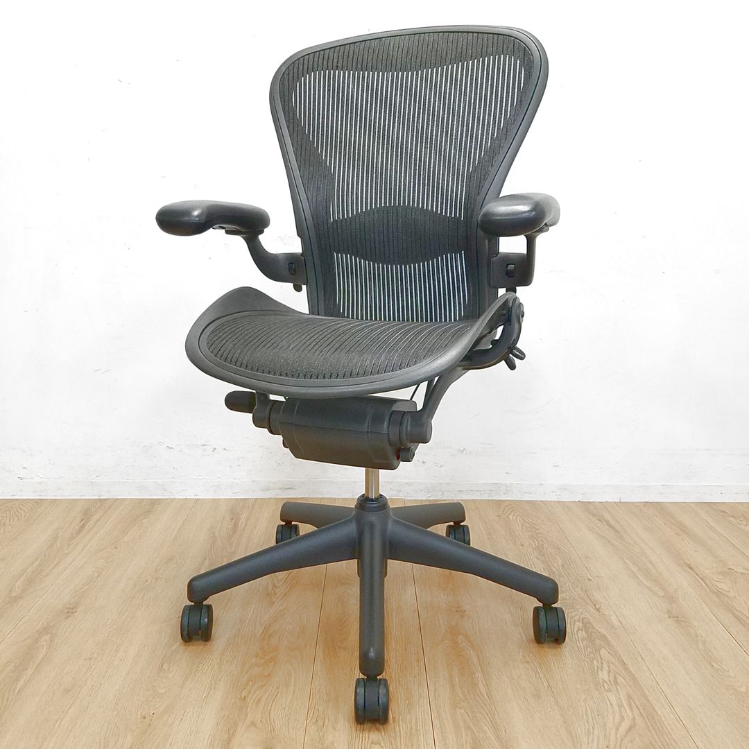 ✓HermanMiller ハーマンミラー アーロンチェアAE123AWB www