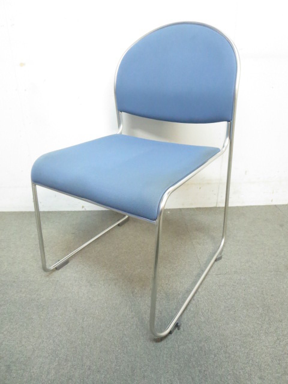【ロット入荷】【23脚入荷】コクヨ製　CK-810　定番のブルーカラー　スタッキングチェア入荷！！
                        CK-810 シリーズ
                                    中古
            
