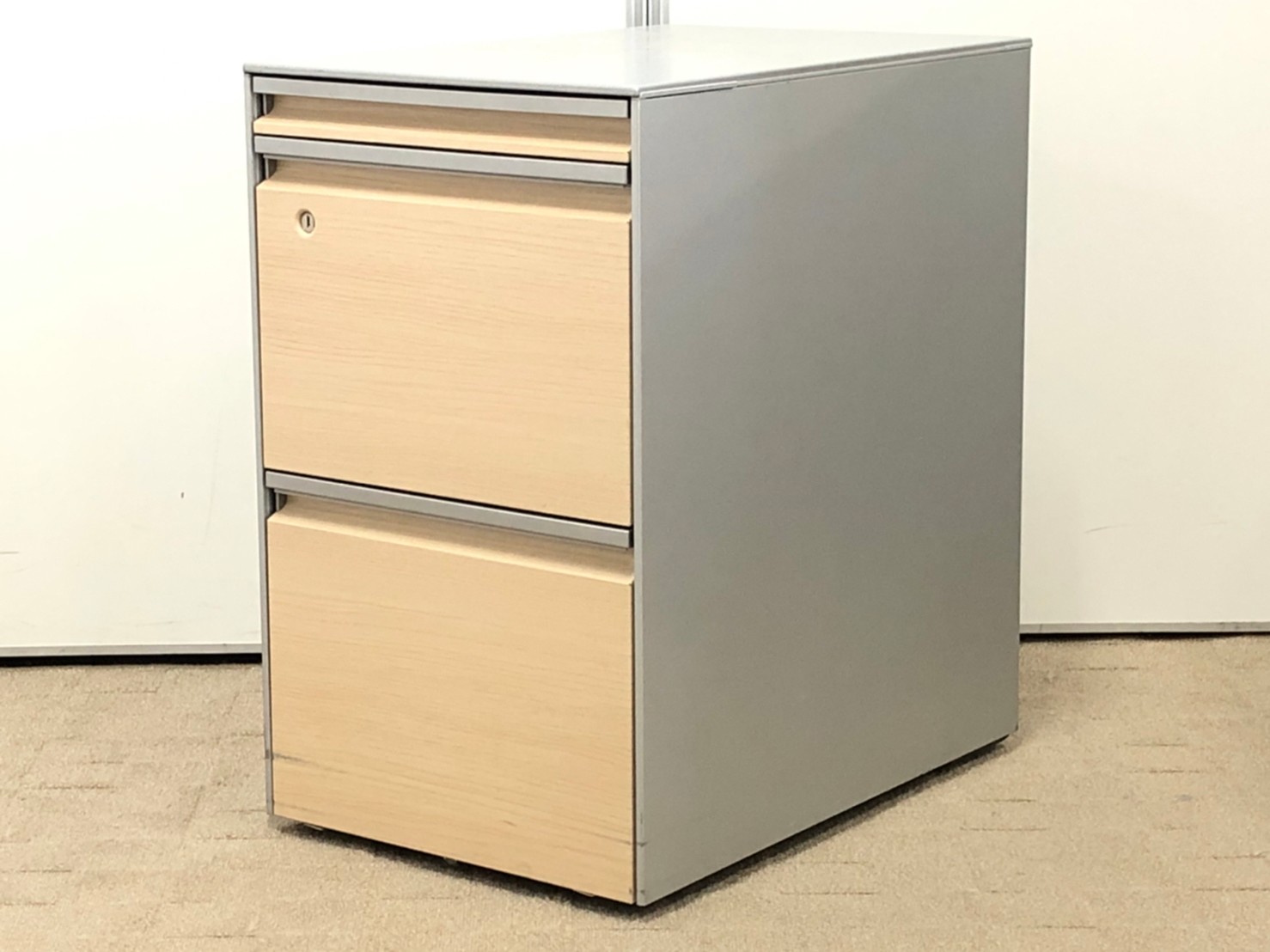 【大量入荷！！】ナチュラル色の3段ワゴン！！立川店限定の入荷！！■オカムラ/プロステージ/ナチュラル
                        プロステージ　クレスト
                                    中古
            