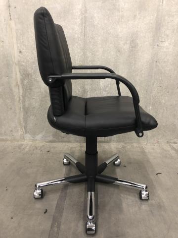 【中古】フィグラ vitra/ヴィトラ 肘付ミドルバックチェア 357222