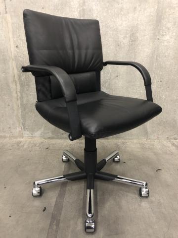 【中古】フィグラ vitra/ヴィトラ 肘付ミドルバックチェア 357222