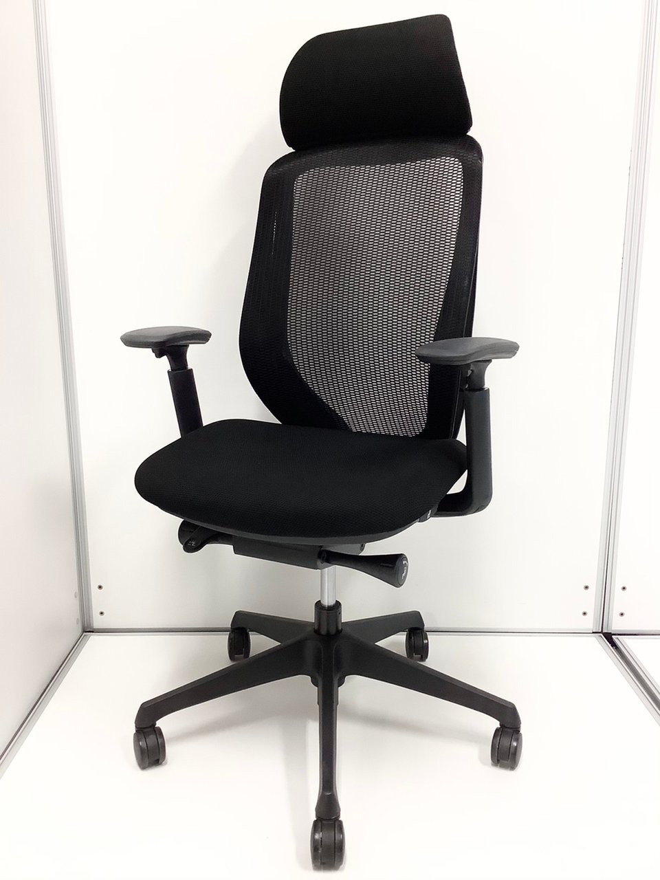 【新古品】シルフィー オカムラ/okamura 肘付ハイバックチェア 