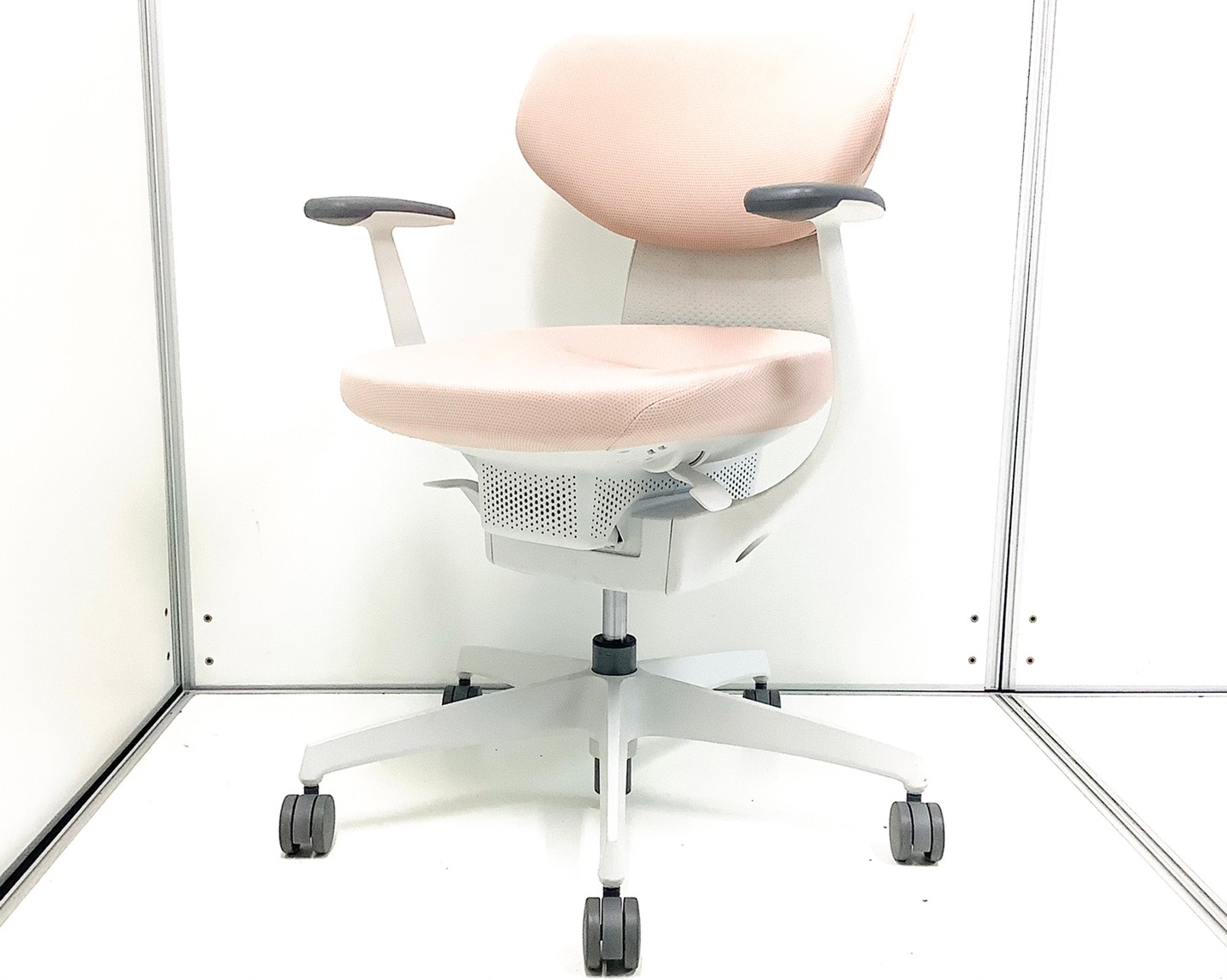 中古】イング CRS-G3200E1 コクヨ/KOKUYO 肘付ローバックチェア 357593 
